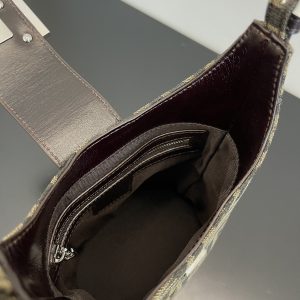 Fendi Vintage Handbags-21x10x14CM - Image 5