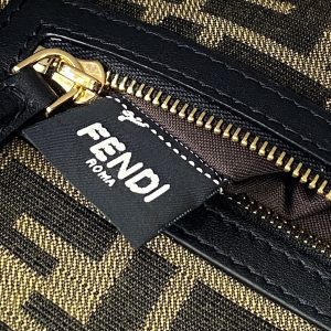 FendI Medium Baguette Bag-26x15x4CM - Image 3