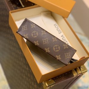 Louis Vuitton Toiletry Pouch -19* 15*6CM - Image 3