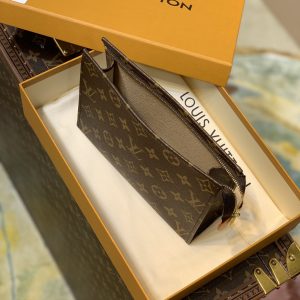 Louis Vuitton Toiletry Pouch -19* 15*6CM - Image 7