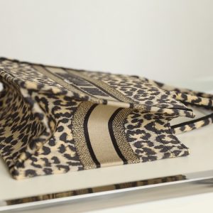 Diro Small Book Tote-36.5CM - Image 7