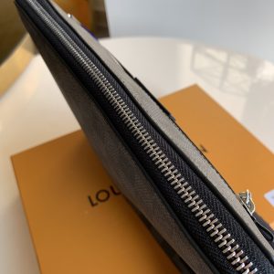 Louis Vuitton New Pouch-21*27*5CM - Image 4