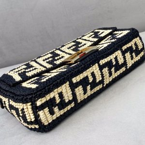 FendI Medium Baguette Bag-26x15x4CM - Image 4