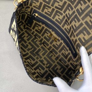 FendI Medium Baguette Bag-26x15x4CM - Image 9