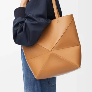 LOEWE Medium Puzzle Fold tote in shiny calfskin - Image 4