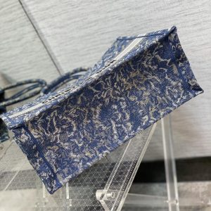 Diro Book Tote - Image 9