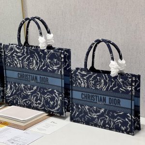 Diro Book Tote - Image 10