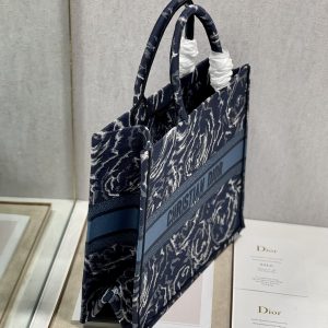Diro Book Tote - Image 5