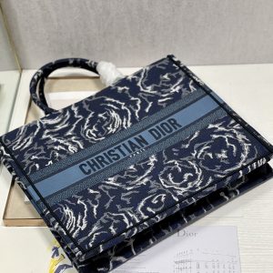 Diro Book Tote - Image 7