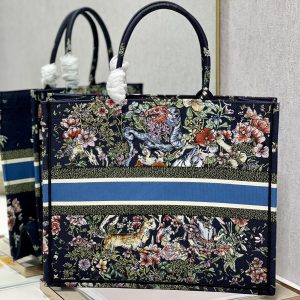 Diro Book Tote - Image 12