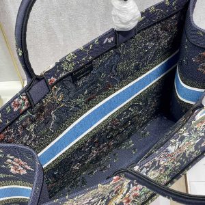 Diro Book Tote - Image 13