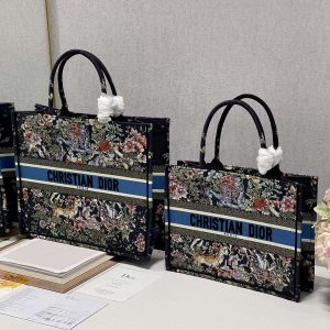 Diro Book Tote - Image 3