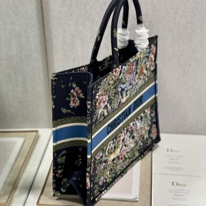 Diro Book Tote - Image 9