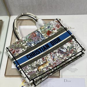 Diro Book Tote - Image 11