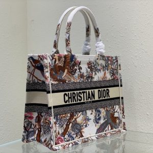 Diro Book Tote - Image 11