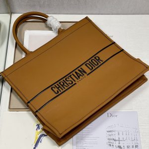 Diro Book Tote - Image 11