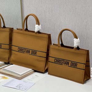 Diro Book Tote - Image 3