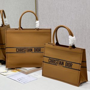 Diro Book Tote - Image 5