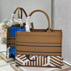 Diro Book Tote - Image 10