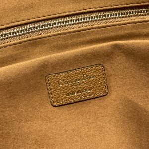 Diro Book Tote - Image 12