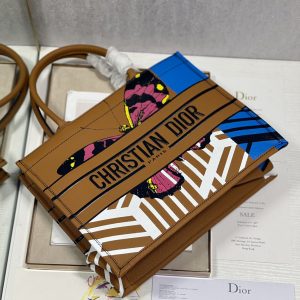 Diro Book Tote - Image 13