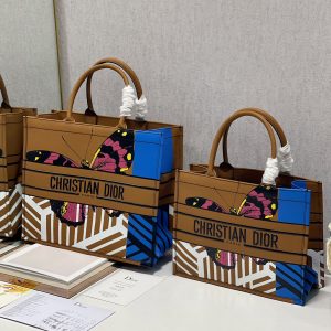 Diro Book Tote - Image 2