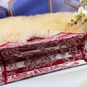 Diro Book Tote - Image 13