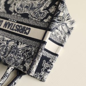 Diro Small Book Tote-26*8*22CM - Image 5