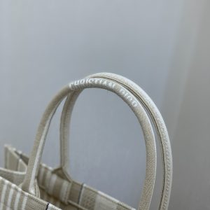Diro Small Book Tote-36.5CM - Image 3