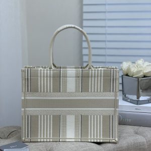 Diro Small Book Tote-36.5CM - Image 8