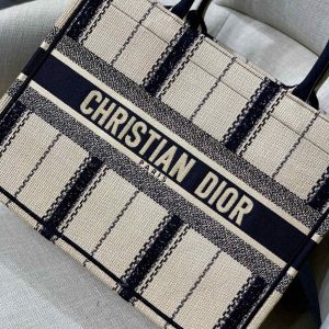 Diro Small Book Tote - Image 3