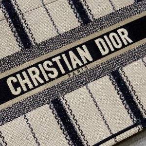 Diro Small Book Tote - Image 7