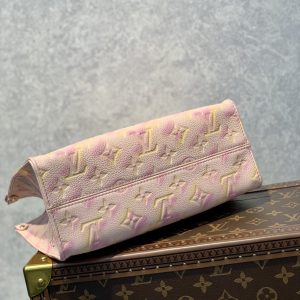 Louis Vuitton Onthego Handbag-25*19*11.5 CM - Image 6