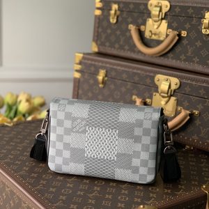Louis Vuitton Studio Messenger Bag-23.5* 14*5 CM - Image 1
