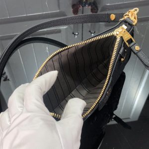 Louis Vuitton Easy Pouch On Strap-19×11.5x3CM - Image 6