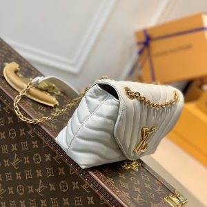 Louis Vuitton New Wave Bag-24x14x9CM - Image 2