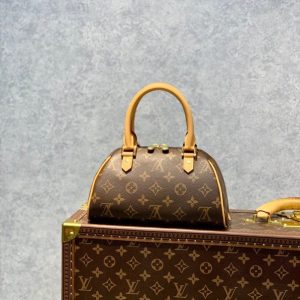 Louis Vuitton Handbags-23*13*14CM - Image 1