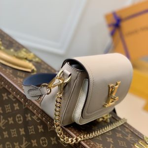 Louis Vuitton Lockme Tender Handbags PM- M58554-19*13*8CM - Image 3