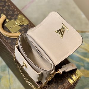 Louis Vuitton Lockme Tender Handbags PM- M58554-19*13*8CM - Image 7