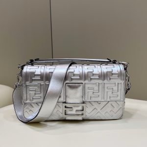 Fendi Baguette Bag - Image 3