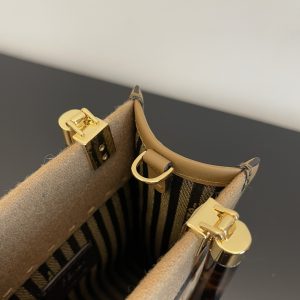 Fendi Vintage Mini Tote-13×6.5x18CM - Image 6