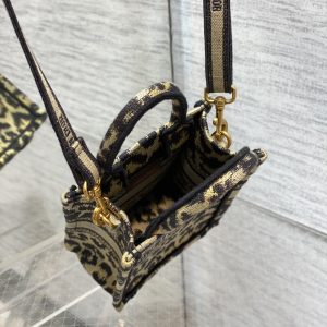 Diro Mini Book Tote-13.5*5*18CM - Image 9
