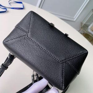 Louis Vuitton Backpack M54573-16*19.4*10CM - Image 7