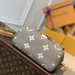 Louis Vuitton Favorite M45819-24 x 14 x 9CM - Image 8