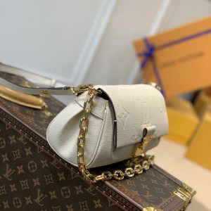 Louis Vuitton Favorite M45819-24 x 14 x 9CM - Image 6