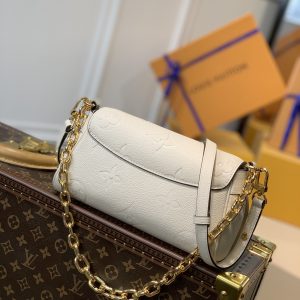Louis Vuitton Favorite M45819-24 x 14 x 9CM - Image 8