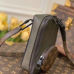 Louis Vuitton Camera Bag-M30581 -10x17x4.5CM - Image 3