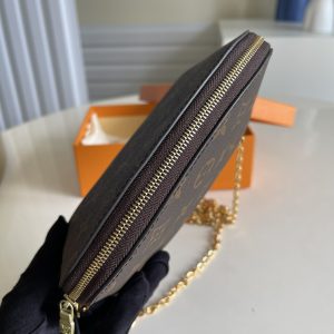 Louis Vuitton Cosmetic Bag-17*12*6CM - Image 2