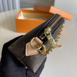 Louis Vuitton Cosmetic Bag-17*12*6CM - Image 4