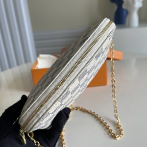Louis Vuitton Cosmetic Bag-17*12*6CM - Image 6